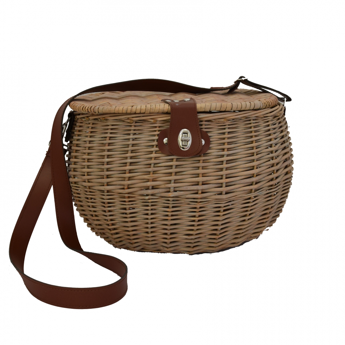 Wicker basket in aged wicker