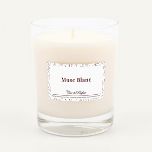Woody Musk scented candle